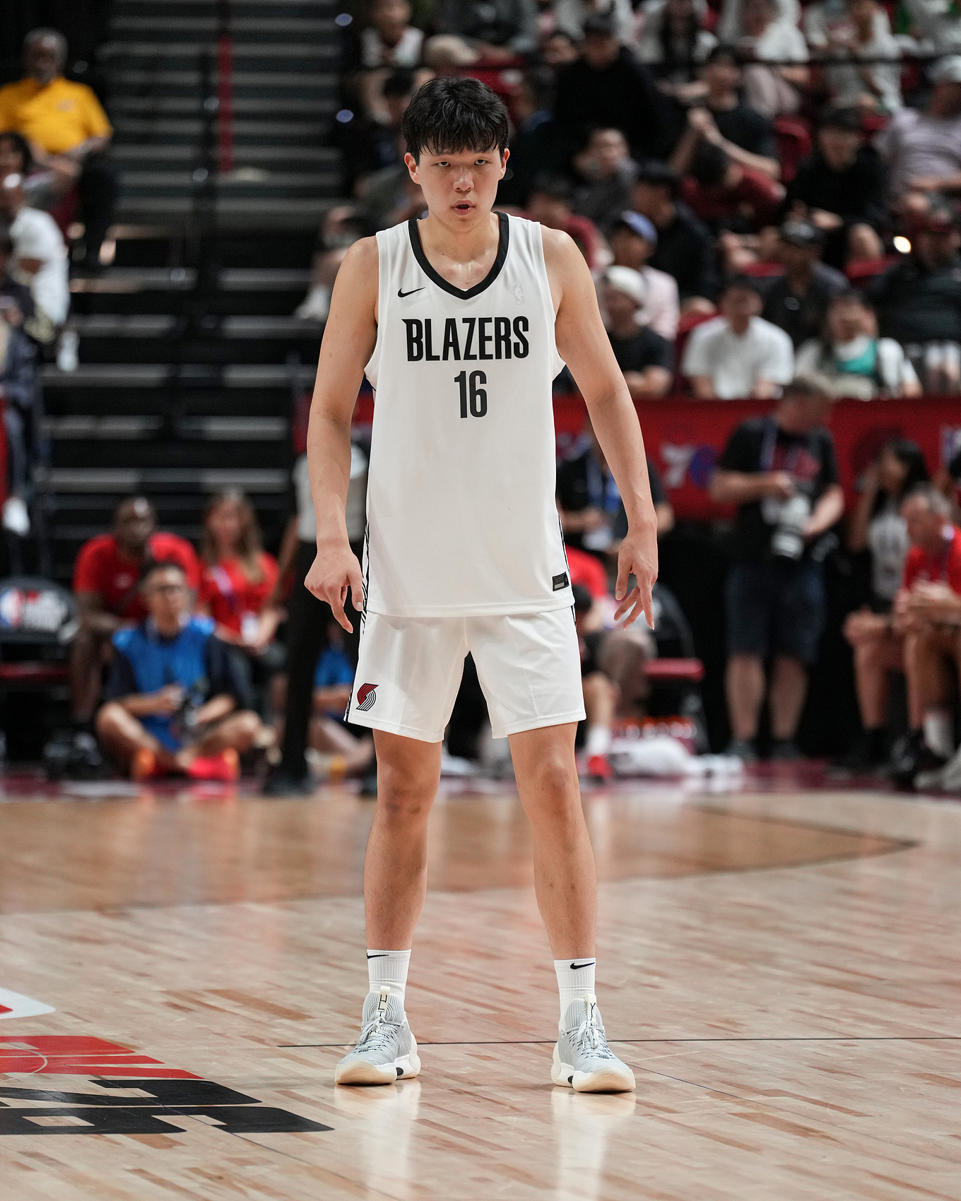 杨瀚森轰进2记三分开拓者队记大秀中文：他正在升温！