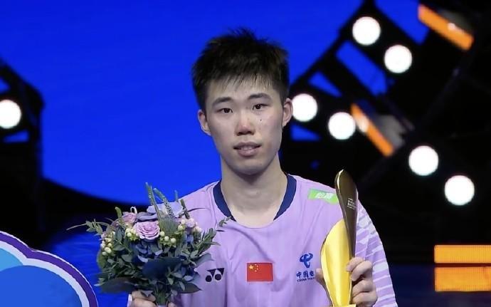 翁泓阳20战胜林俊易，获得中国羽毛球大师赛男单冠军