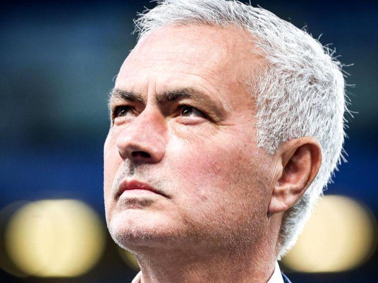 穆里尼奥葡超16场不败！本菲卡40大胜，霸锋戴帽，争冠依旧残酷