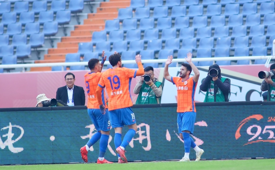 山东3队杀疯了!狙击海港蓉城+逆转国安,2胜1平搅乱中超争冠保级