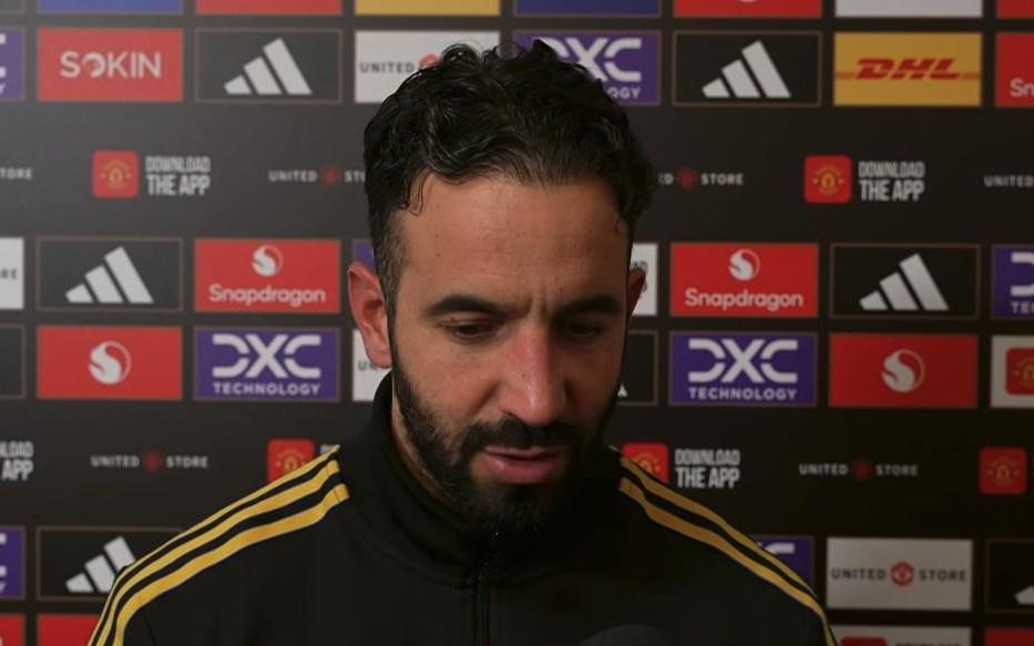 阿莫林:我对球队表现感到沮丧输球可以但多一人应踢得更好