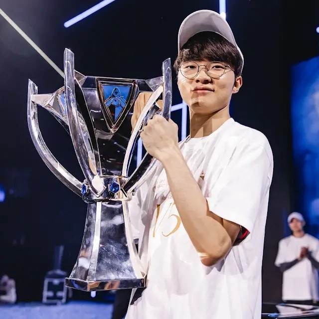 LOLEsports提问：你最喜欢近些年LCK的哪一场国际赛事胜利