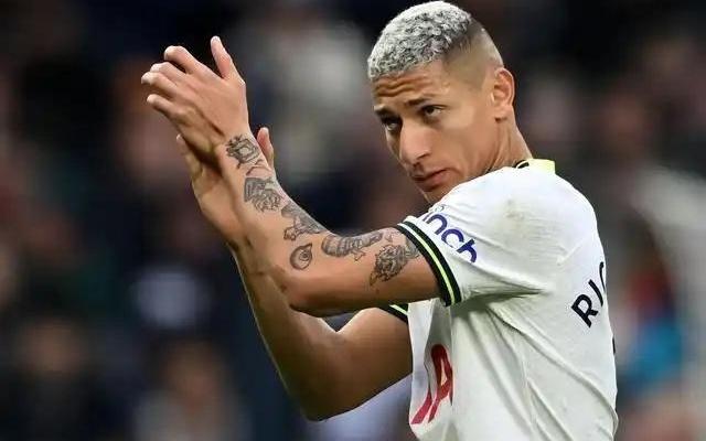 卡里尼认为,里沙利松成为领军人物,阿莫林要注意战术的松紧程度