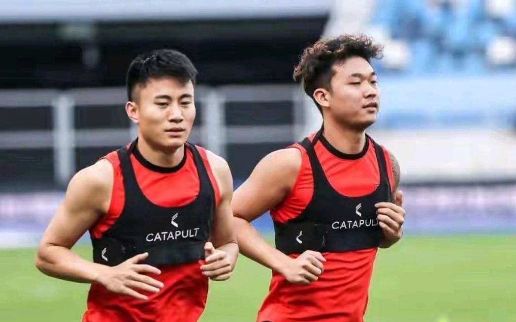 双杀对手！成都蓉城客场20完胜大连英博，剑指联赛榜首