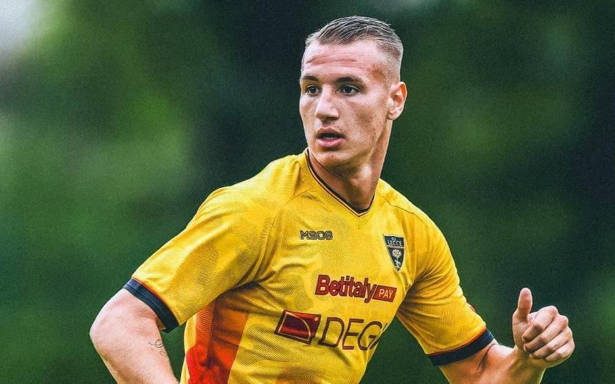 莱切主帅:卡马尔达对失点感到失望,我们需要为他加油