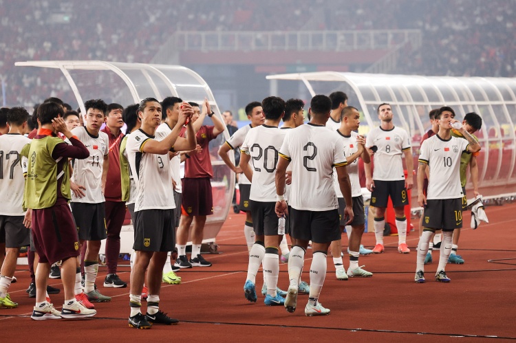 媒体人谈国足：就中国队这些球员，难道真的能出线吗