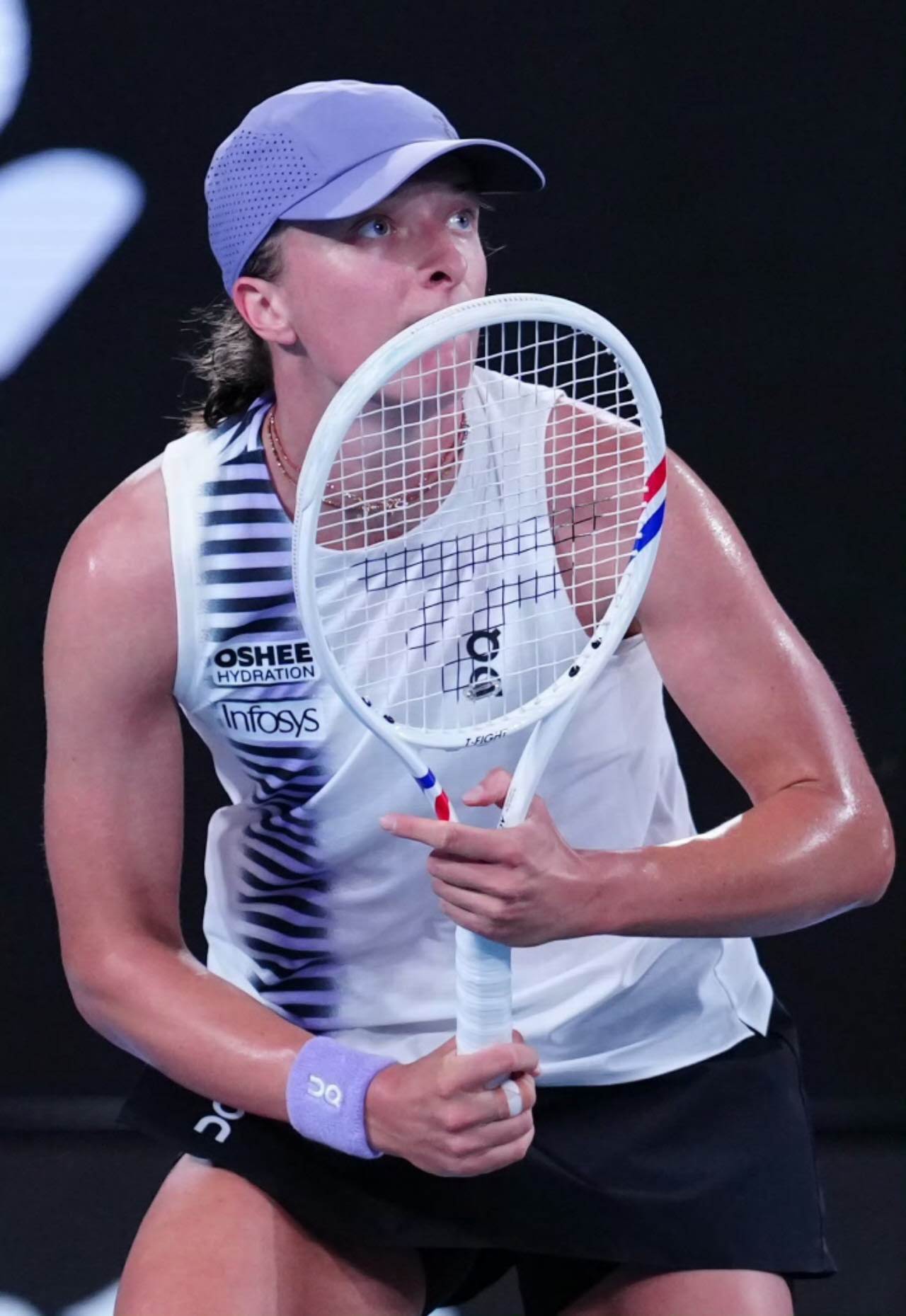 丝袜晋级称不看签表，瓦林卡挥别澳网，辛纳暂停逆转引一片骂声