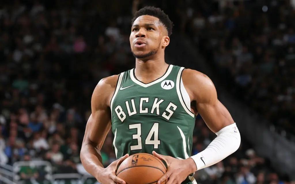 香伯特:字母哥就是在诈伤,他曾是铁人现在却想方设法被交易