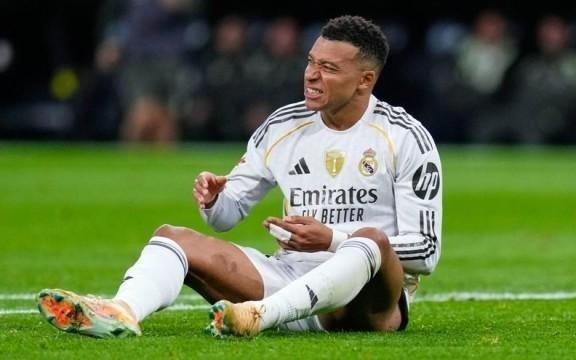 西媒:姆巴佩手指骨折,无碍出战