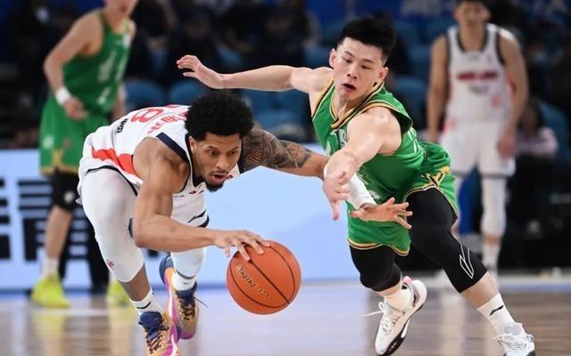 前行无畏第二届CBA俱乐部杯小组赛第三场广州龙狮84:73战胜辽宁