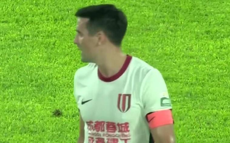 成都队长周定洋本赛季第二次累计4黄停赛，无缘下轮战梅州