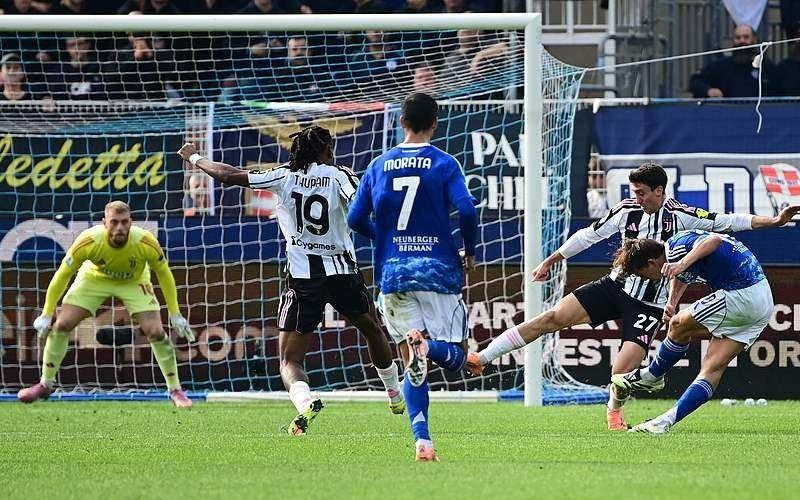 科莫20尤文图斯送斑马军团赛季首败