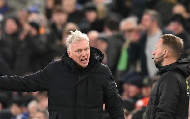 莫耶斯：本赛季英超判罚标准摇摆不定，裁判也懒得解释