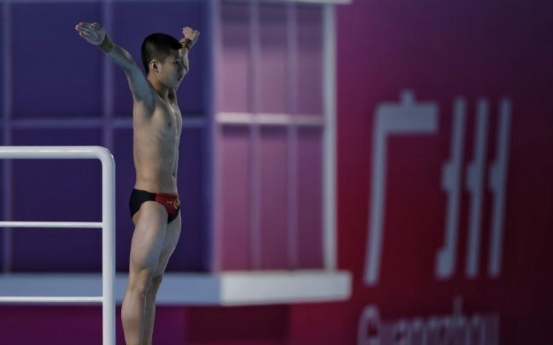 十五运会跳水男团较量,卫冕冠军广东队两小项过后继续领跑