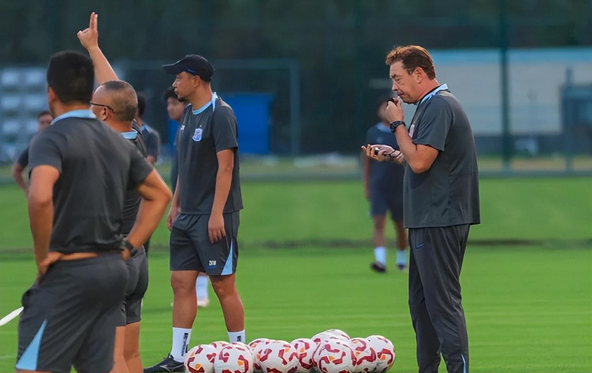 申花国脚或离队！被曝与主帅不合，赛季