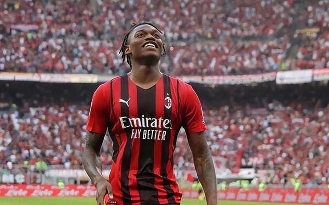 就你会单线作战是吧我也会，AC米兰客战都灵，拿回榜首很轻松