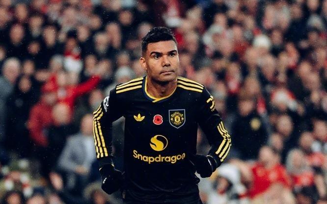 追平切尔西升英超第6!B费2射1传一战造2大神迹,曼联41复仇狼队