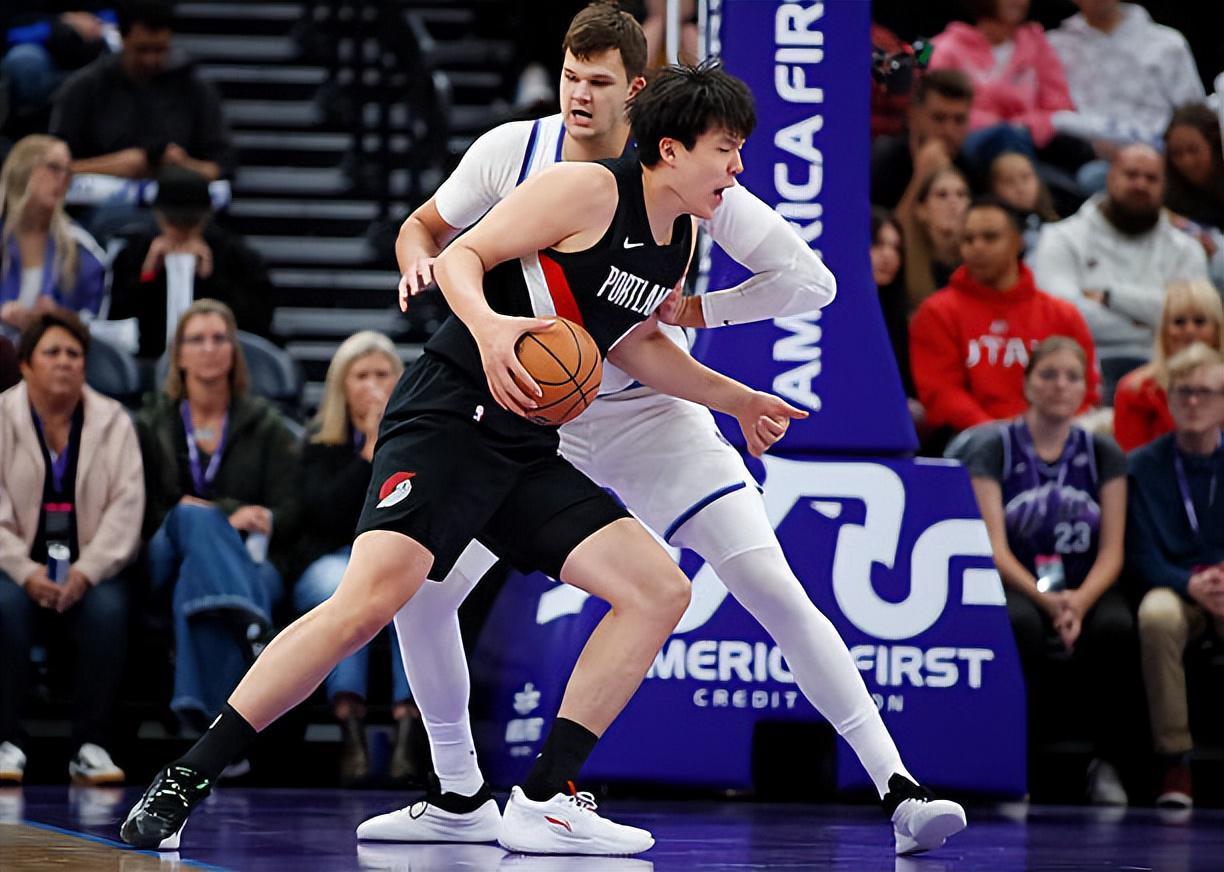 杨瀚森纵情吃喝长膘美国记者:他正在坚决执行开拓者的训练计划