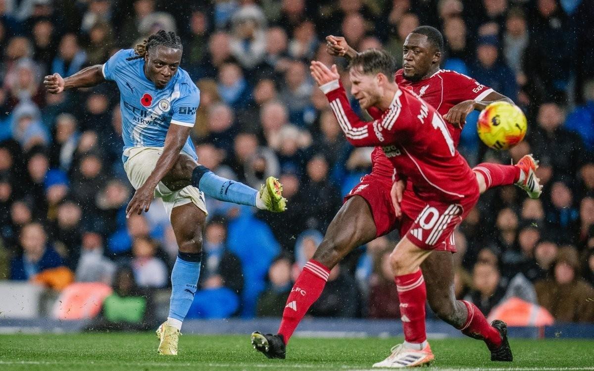 詹俊：多库完全打乱红军中场的部署，利