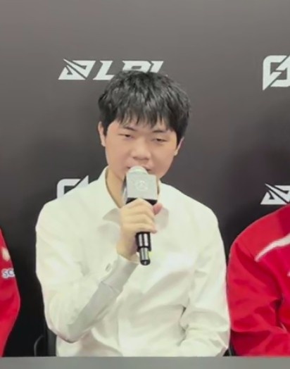 撑伞人香克斯！WE教练：打AL针对下老香