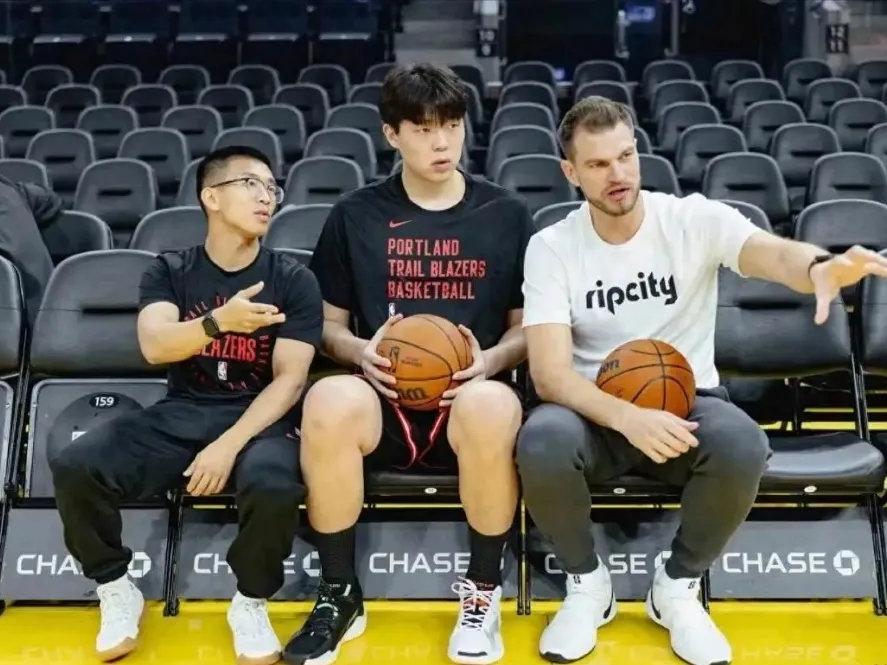 官宣！楊瀚森被下放G聯(lián)賽，出戰(zhàn)湖人與太陽(yáng)比賽，或與詹姆斯交手