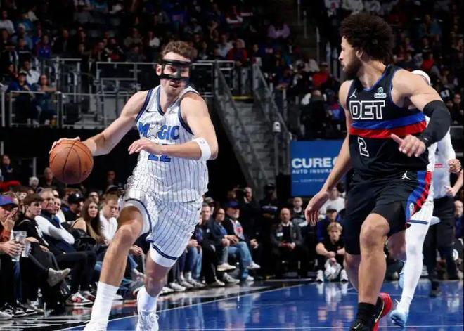 NBA杯赛制很特别，13连胜却无缘8强，1队连进西决却摸不到8强地板