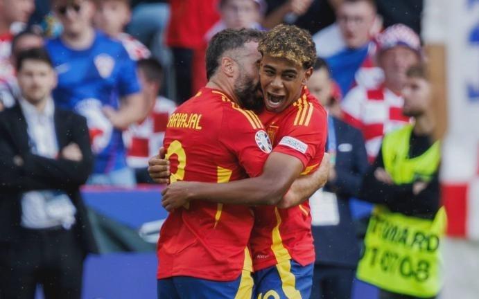 科贝电台:几名西班牙国家队核心成员将和亚马尔展开对话