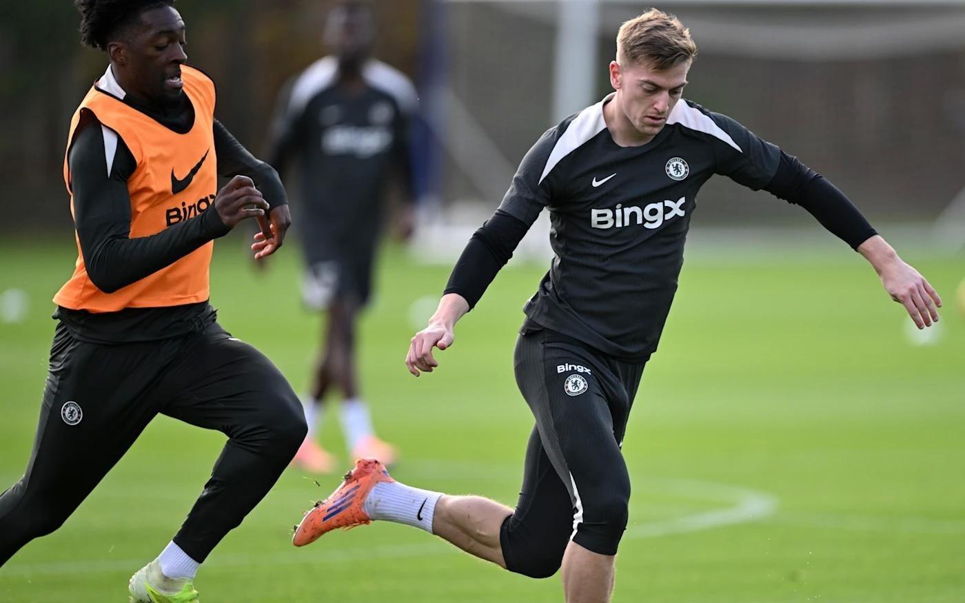 邮报：迪萨西被拍到回归切尔西一线队