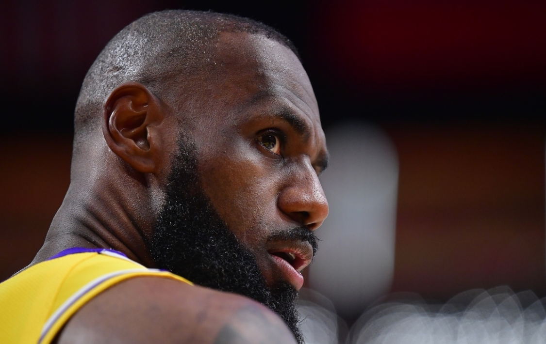 詹姆斯：我可以免费打球！但这是工作所以有钱！