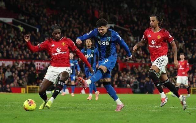 【英超】3次痛失领先,对飙任意球,曼联44樱桃