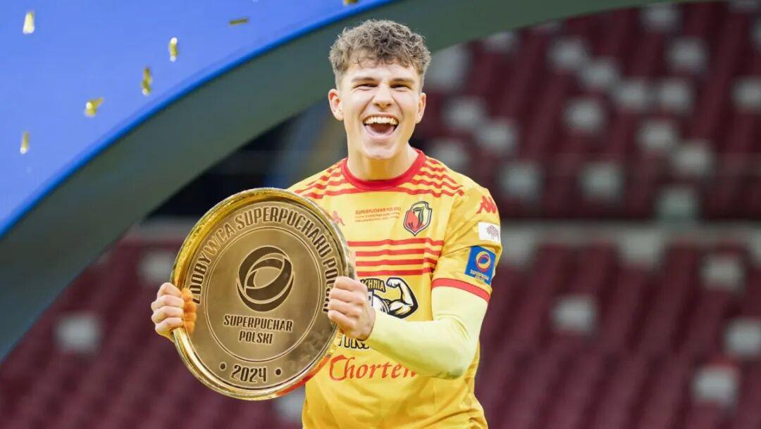 曼城淘到宝了!冬窗抢签17岁波兰天才中场转会费仅1500万