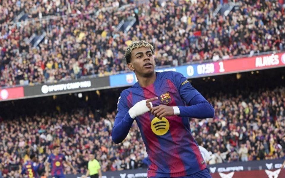 西甲：31！巴萨主场逆转阿拉维斯，奥尔莫