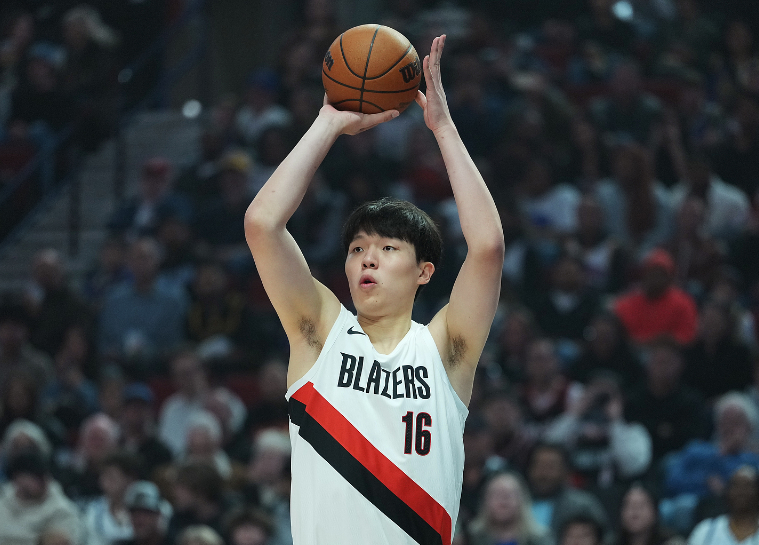 NBA新秀观察:杨瀚森场均仅2分任重道远探花一枝独秀+10人上双