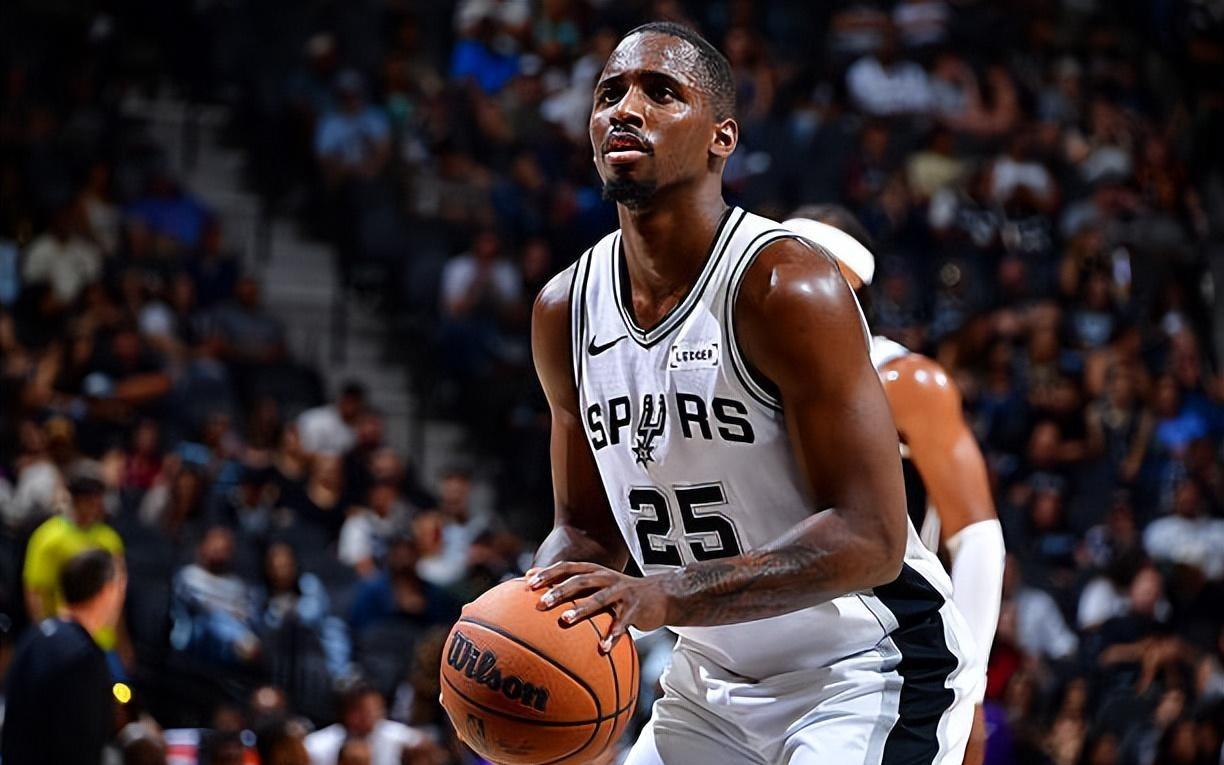 首秀中表現(xiàn)可圈可點！馬刺后場新援在發(fā)展聯(lián)盟絕對算是頂級球星