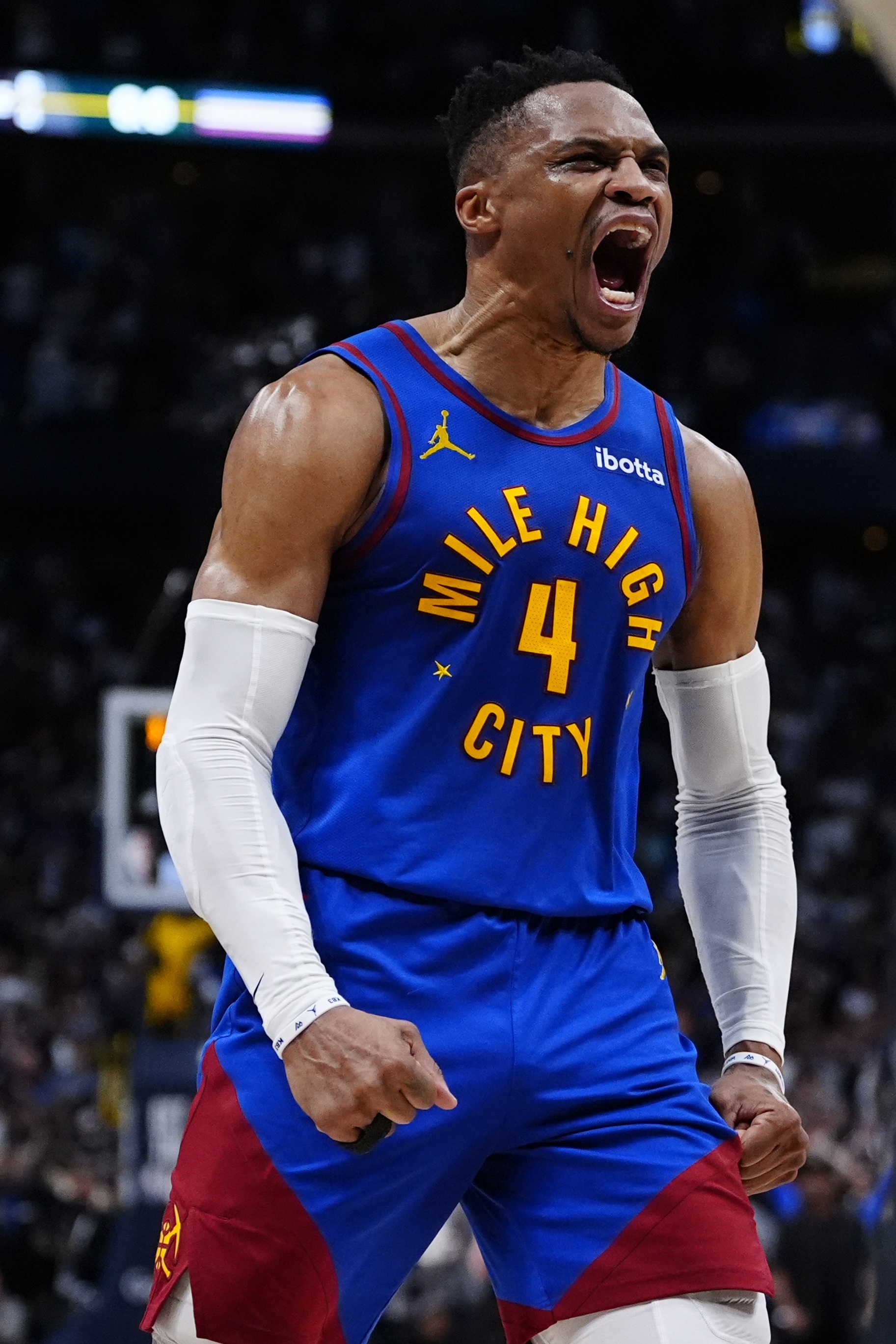Skip：NBA史上没人比威少更拼快船让其轻松补篮防守有多离谱