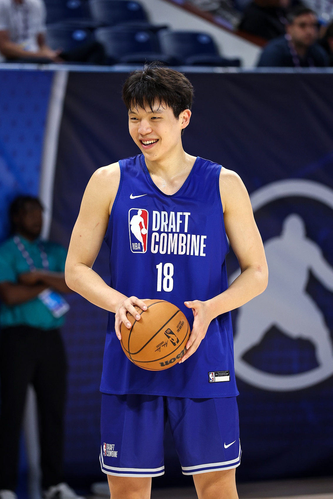 杨瀚森5v5砍12分王健：行情肯定会继续往上首轮不是没有希望