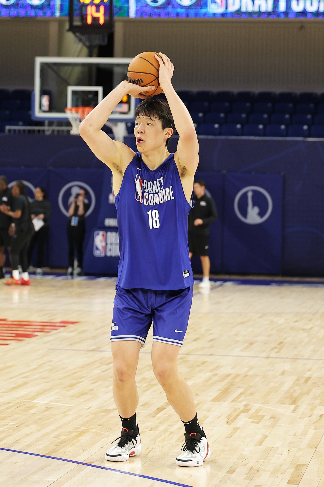 杨瀚森打一年NCAA媒体人：别理会不可能吃亏的是杨和中国男篮