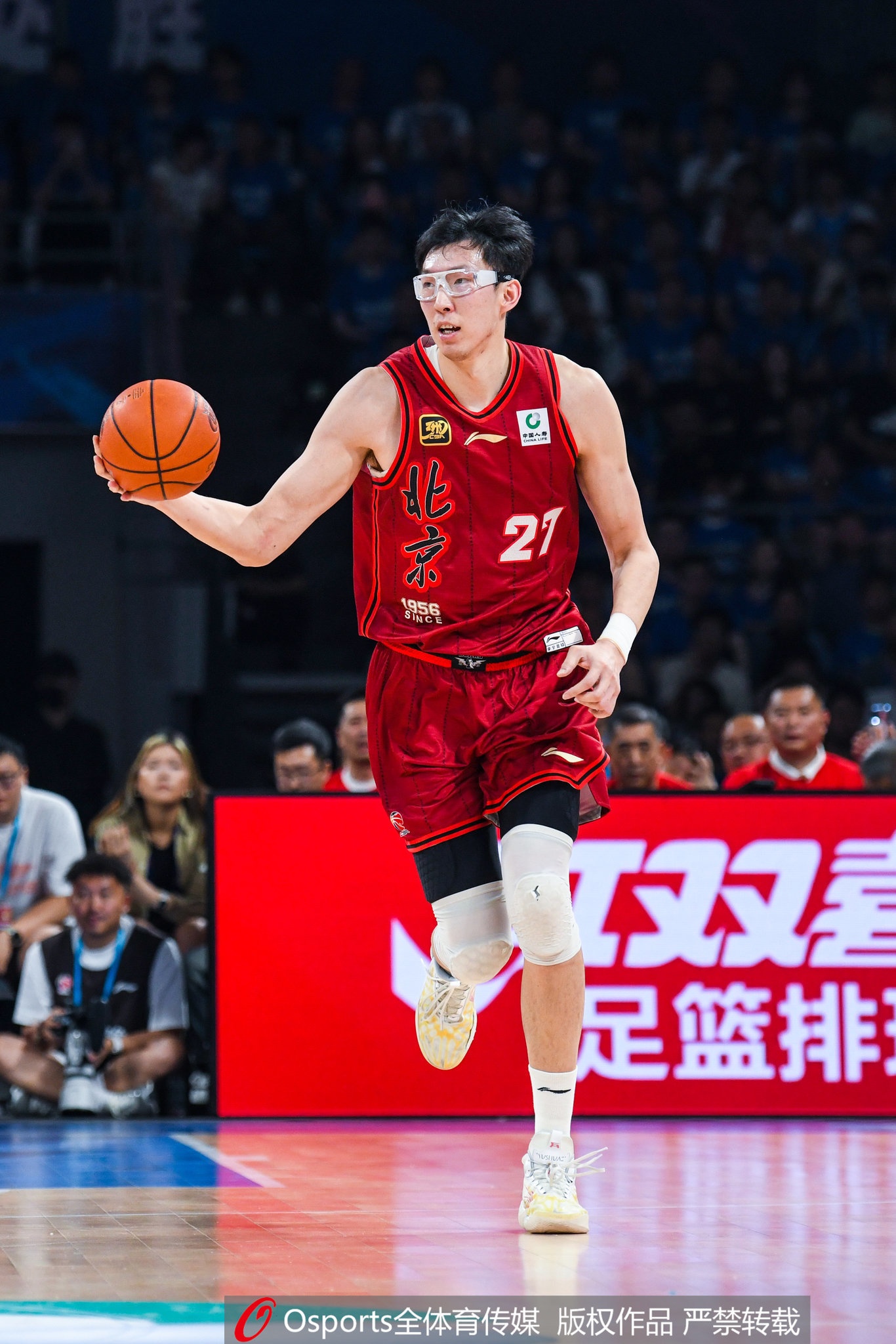 新京报：无缘CBA总冠军北京男篮本赛季的表现依旧值得肯定
