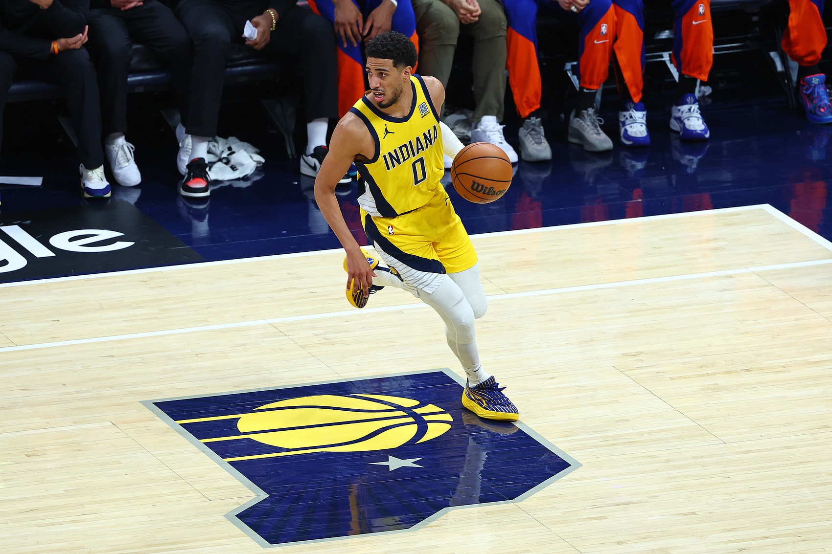 哈利伯顿分区决赛单场0失误砍下三双NBA历史首人