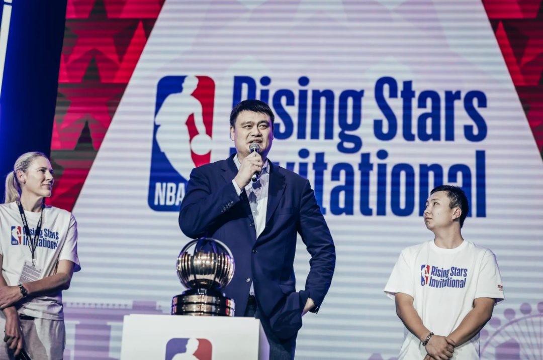 45岁姚明从NBA退休，每月养老金数额令人羡慕