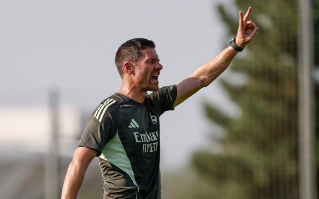 连续两赛季带不同球队欧战做客安菲尔德,阿隆索成历史第三人