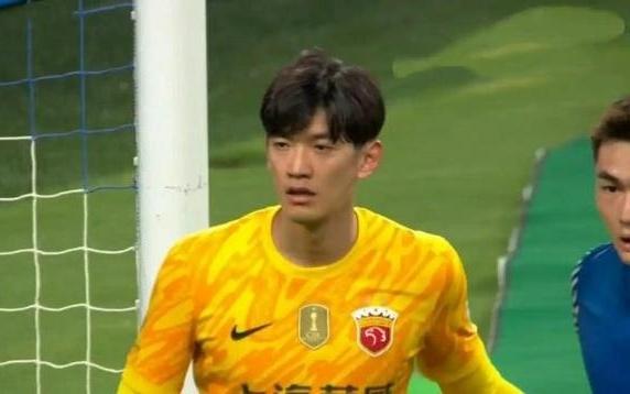 专访颜骏凌：场下跟吴曦没事了不踩队徽是尊重对手