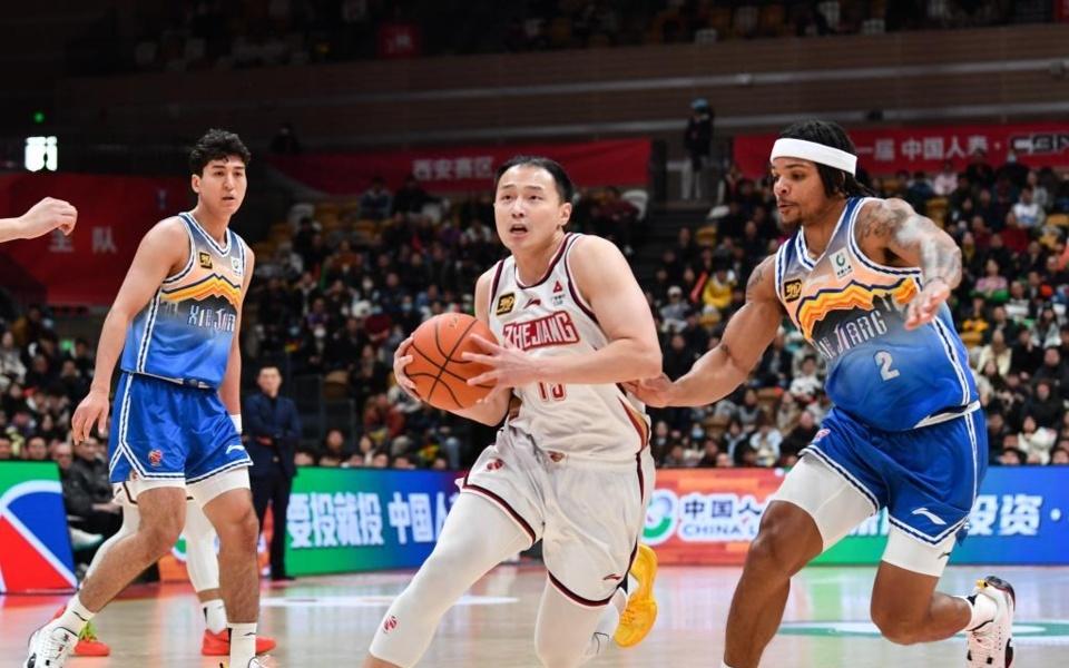 浙江球员王奕博转会青岛男篮陷僵局，“双重身份”成病根