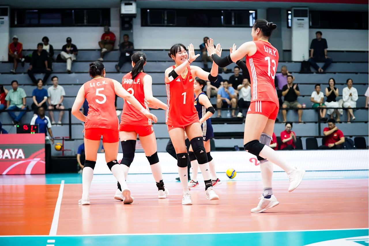 5战轰70分！女排19岁1米87重炮崛起冲冠：国青得分王偶像是李盈莹