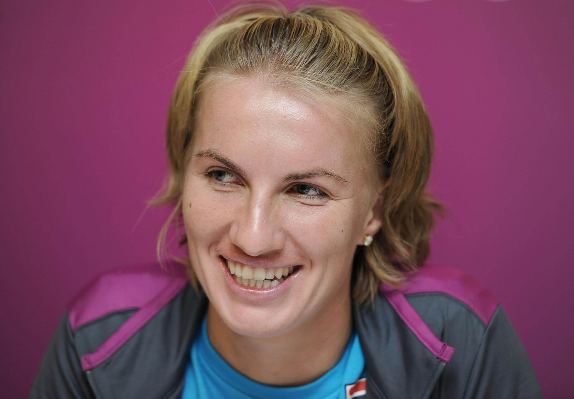 库兹娃:莱巴拒绝合影让人肃然起敬,她代表别国对俄球迷是种伤害