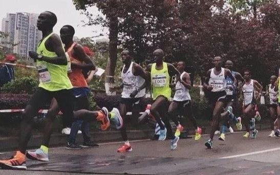 马拉松比赛中每公里要怎么跑,跑后休息与恢复怎么进行,看这一篇就够了快来收藏