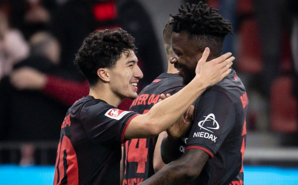 德甲最新积分战报：拜仁狼狈丢分，多特