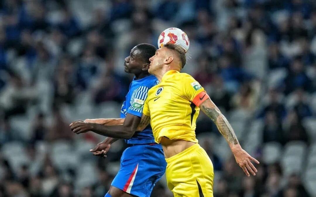 中超第29轮，上海申花10战胜深圳新鹏城