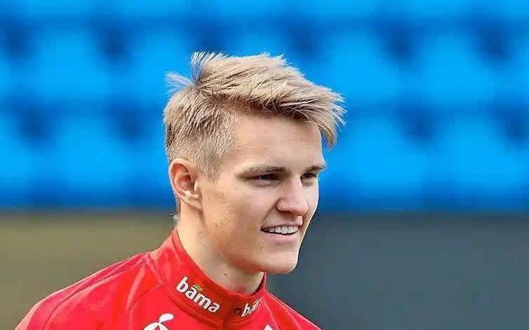 欧文建议维尔茨注意体能训练,厄德高的创造力稍强一些