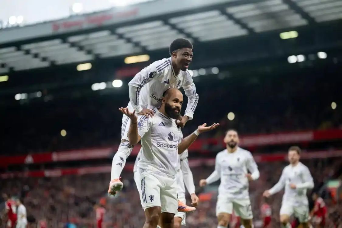 曼联VS伯恩茅斯：一场逼抢对逼抢的比赛，曼联或许靠定位球破局